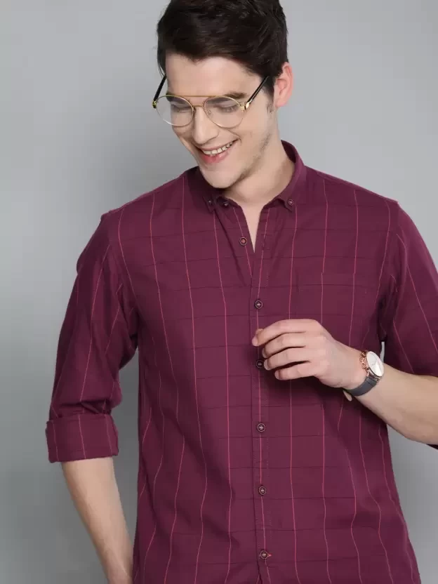 Men Regular Fit Checkered Button Down Collar Casual Shirt